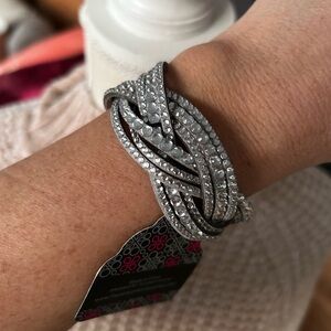 Elegant Silver paparazzi Braided Bracelet New